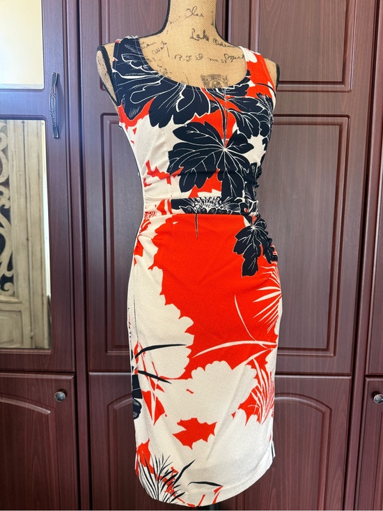 Tracy Reese Dresses & Skirts - Tracy Reese Red, Black & White Floral Midi Dress